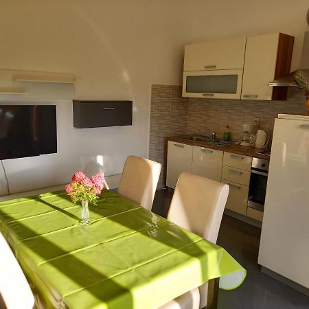 Apartment Valerija Baška Exteriör bild
